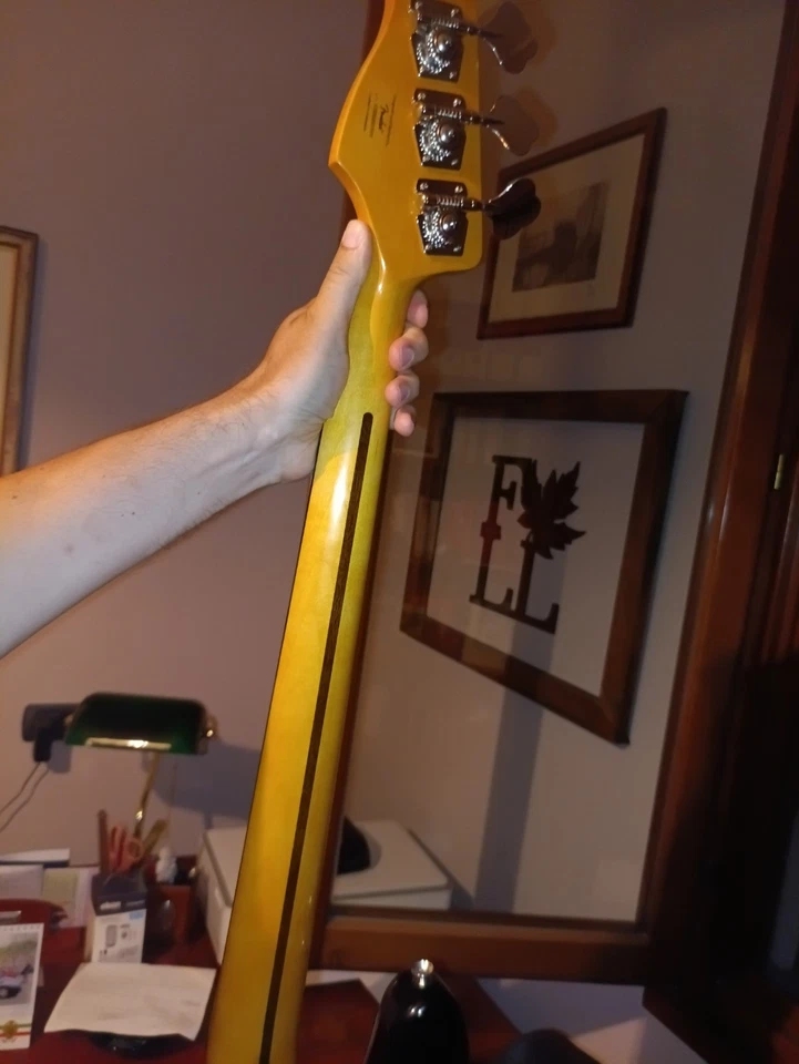 Fender Squier Jazz Bass+Ampli Mark Bass - Immagine 2 di 4