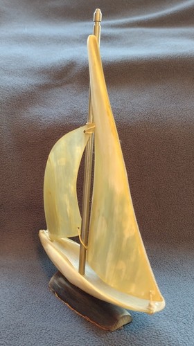 Vintage 1970er Segelboot/Schiff/Boot, aus Horn, europäisch, 8"Hx6"Lx1,75"W Maritim - Bild 8 von 12