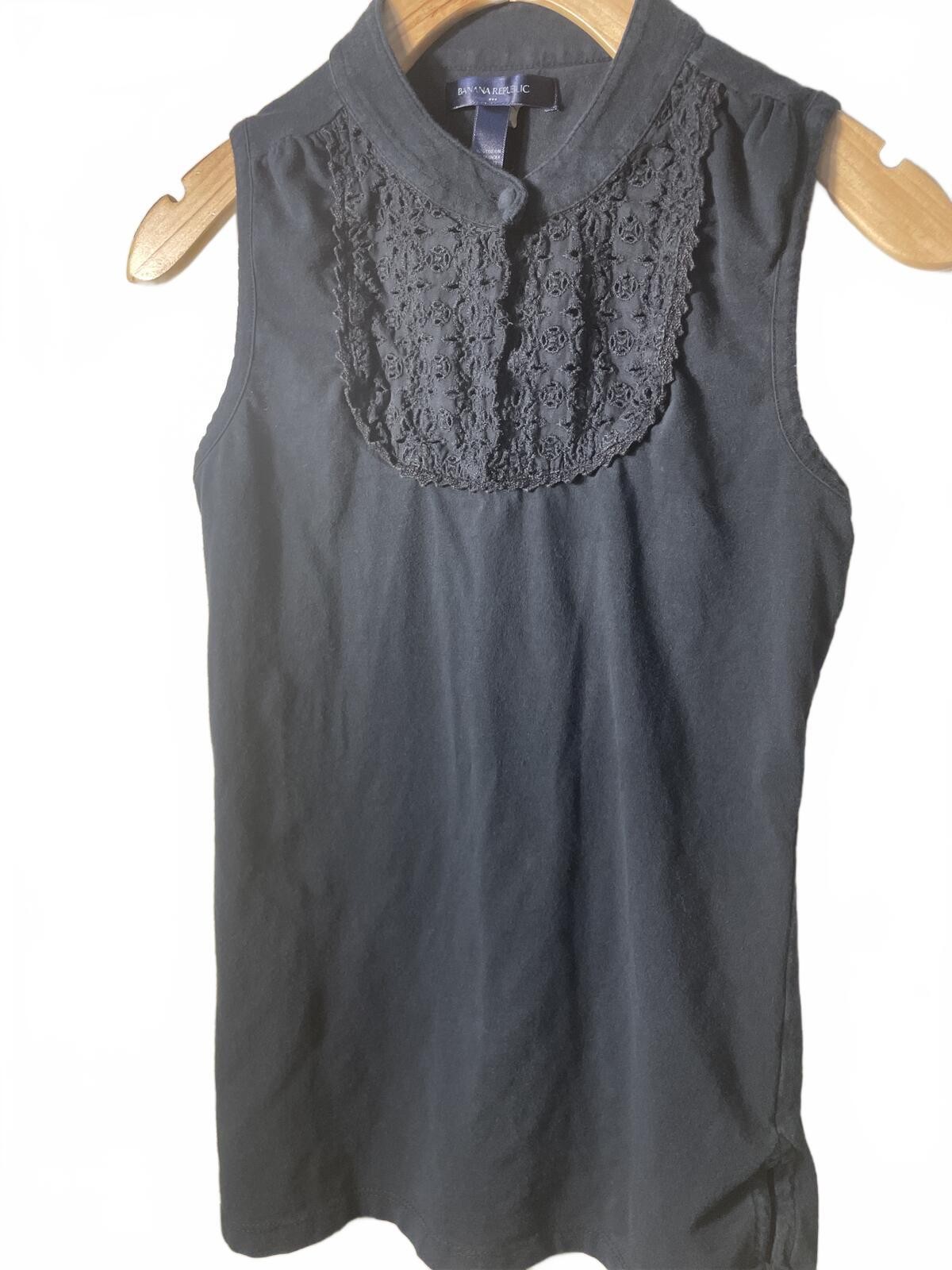 Banana Republic Sleeveless Lace Bib Blouse Top Size XS Black Mock Summer Boho