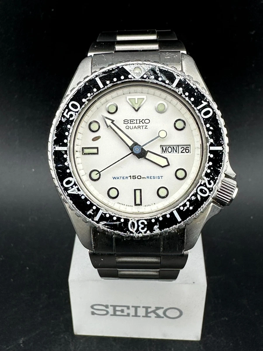 Seiko Men's Silver Dial Day Date Eng/Kanji 37mm Quartz Dive Watch