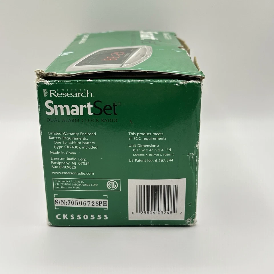 Emerson Research Smart Set Dual Auto Setting Alarm Clock Radio CKS5055B - Image 4 of 4