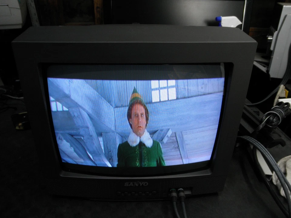 Sanyo 13" CRT Retro Gaming Color TV DS13310 A/V RCA Inputs No Remote Tested - Image 3 of 4