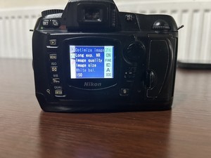 Nikon D70 6.1 MP Digital SLR Camera - Black (Body only)