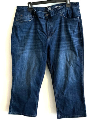 Lee Rider Jeans 18 M Denim  Mid Rise Capri Straight Leg Dark Wash Pants Blue