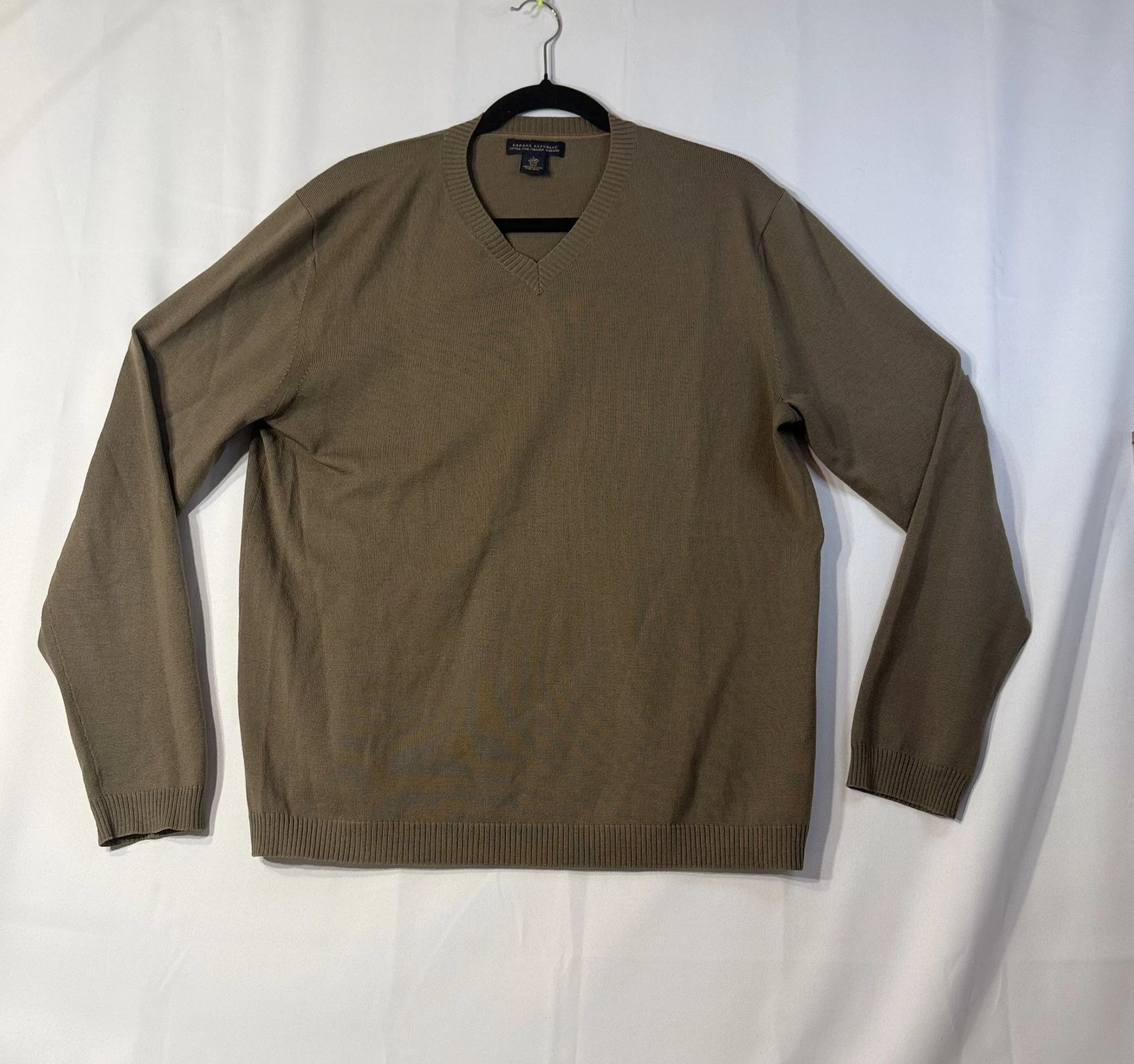 Banana Republic Extra Fine Merino Wool V-Neck Sweater Men's L Brown