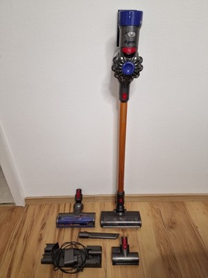 Dyson V8 Absolute Akku-Staubsauger mit Zubehör