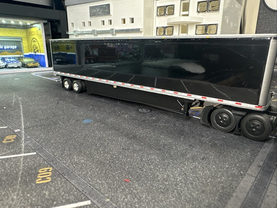 1/64 DCP Black (Matte) and White Freightliner Cascadia Sleeper & Dryvan Trailer - Image 3 of 4
