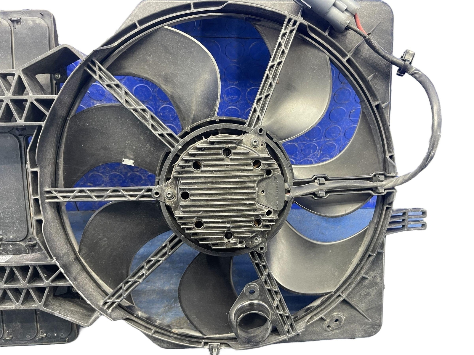 2016 2017 2018 2019 2020 2021 MCLAREN 570S 3.8L RWD REAR LEFT COOLING FAN OEM