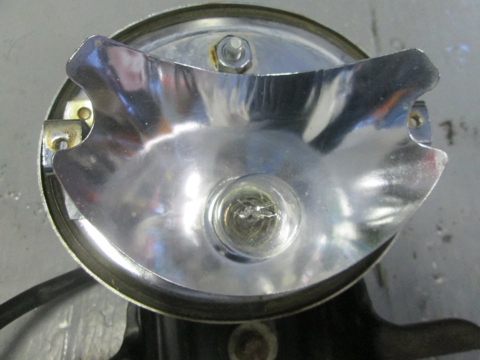 老式川崎三尾灯/尾灯组件 23024-026-21 — 第 3/4 张图片