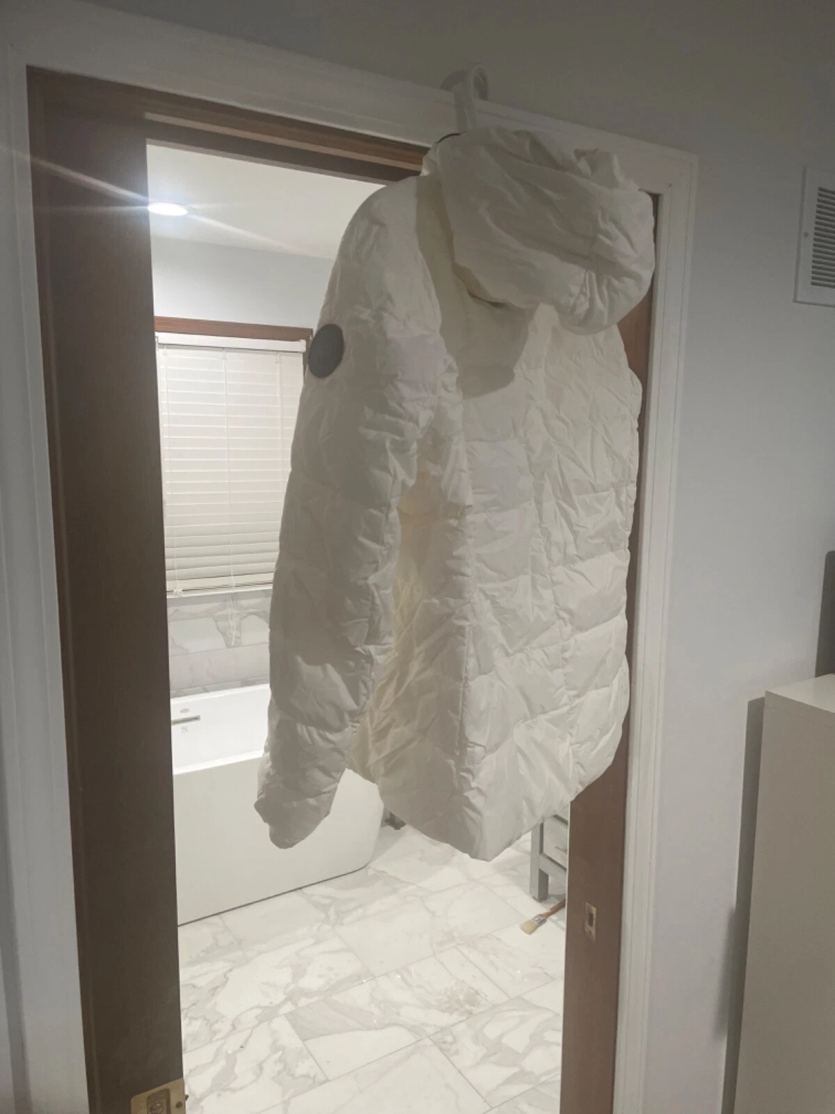 Canada Goose Giacca Donna Abbott con Cappuccio Etichetta Nera Colore: North Star Bianco