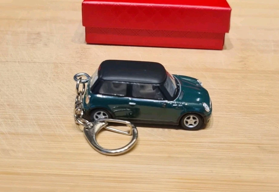 1/72 DIECAST MODEL CAR BMW NEW MINI COOPER KEYCHAIN KEYRING Gift Pack 🎁  - Image 3 of 4