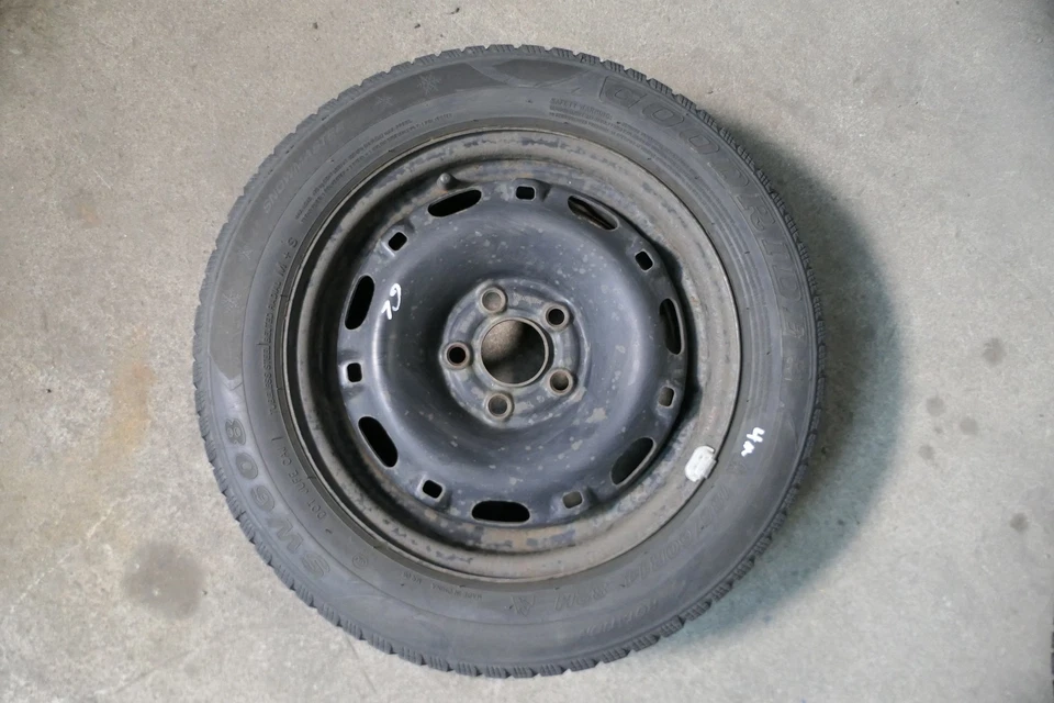 VW Polo 9N3 Ibiza Felgen Reifen 185/60 R14 82H Winterreifen 6jx14H2 ET37 # 5-6mm - Bild 3 von 4