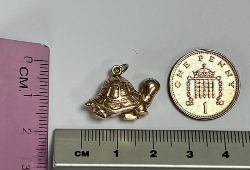 “9ct Yellow Gold Tortoise Charm/ Pendant” - Picture 2 of 3