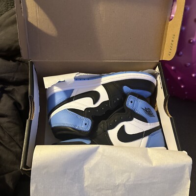 Size 7 - Jordan 1 Retro OG High UNC Toe
