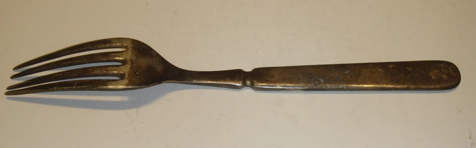 ANTIGUA HORQUILLA DE HIERRO REVESTIDA DE PLATA FORJADA A MANO DE LA ERA DE LA GUERRA CIVIL NUMERADA Foto 2 de 4