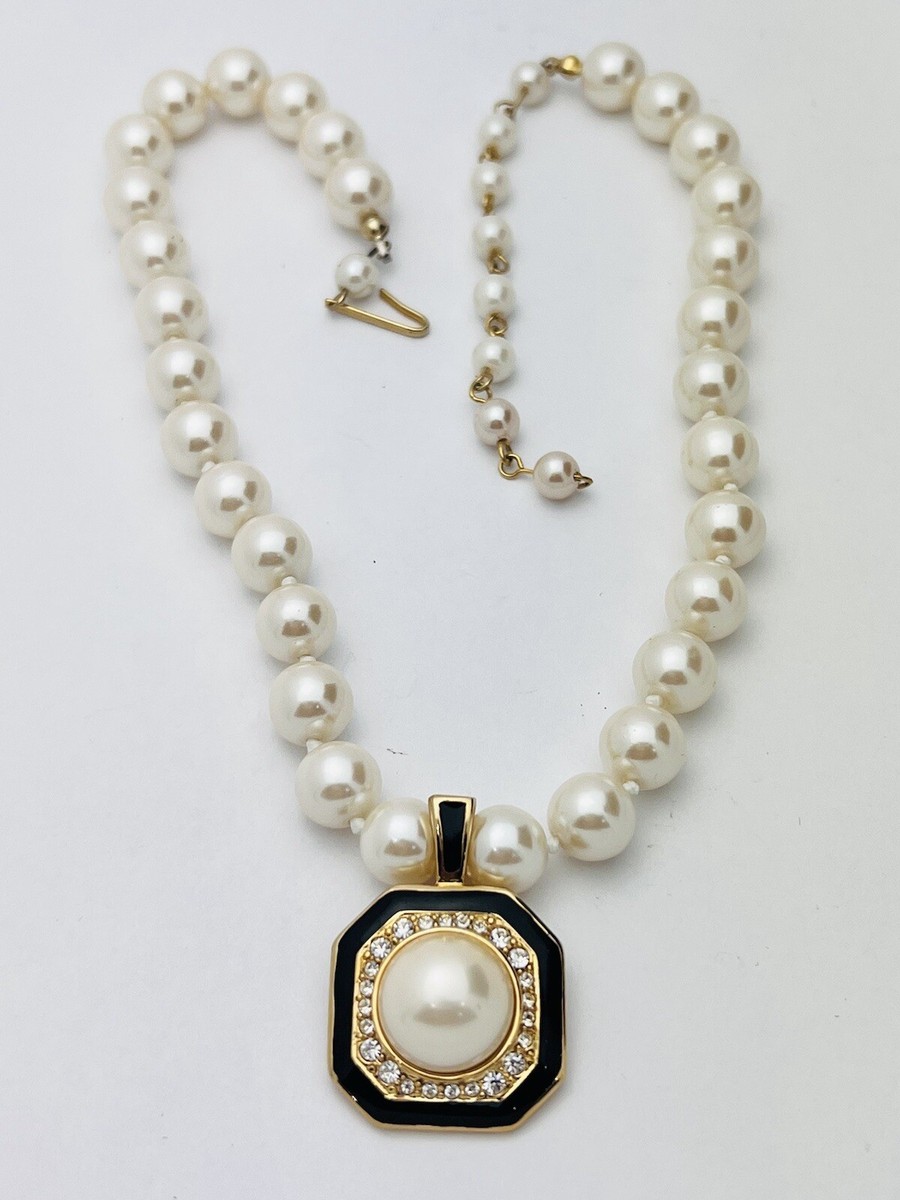 ☆VINTAGE HOLLYWOOD☆ PIXEL SMILE PEARL NECKLACE 韓國VINTAGE HOLLYWOOD - Pixel Smile Pearl Necklace| Zico 淨