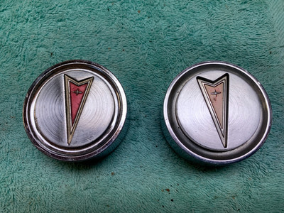 pont. sunbird 1976-1980 center caps