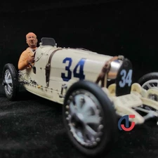 1/18 figure Aitori Bugatti driving posture car model CMC without car doll only