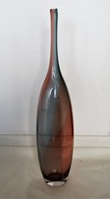 KOSTA BODA: KJELL ENGMAN. RIESIGE VASE „TOBAGO“ 43 CM. UNTERZEICHNET.