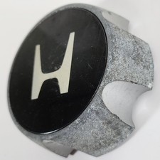 One 1996-2002 Honda Passport 63758 15 16 Aluminum Wheel Center Cap Used