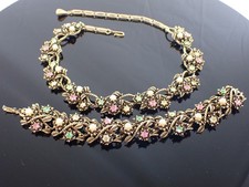Set Bracciale Collana Vintage Coro Floreale Strass Pastello Perle Finte