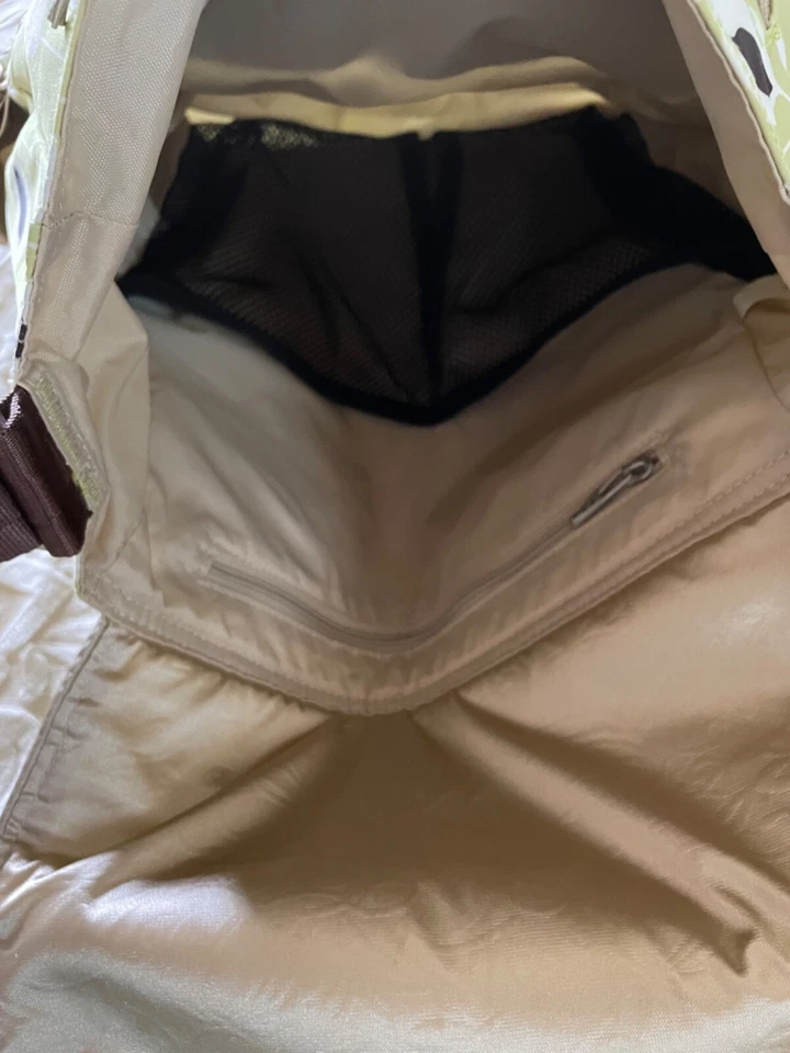 JuJuBe Be Hip in Morning Vines. Bandolera bolsa de pañales con cambiador Foto 4 de 4