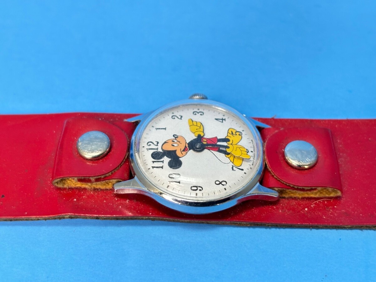 Vintage 1970s Mickey Mouse Wind-Up Watch Walt Disney Productions