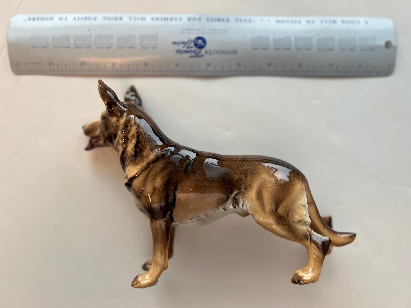 Hagen Renaker 'Von' German Shepherd 9x6 inches Monrovia Championship