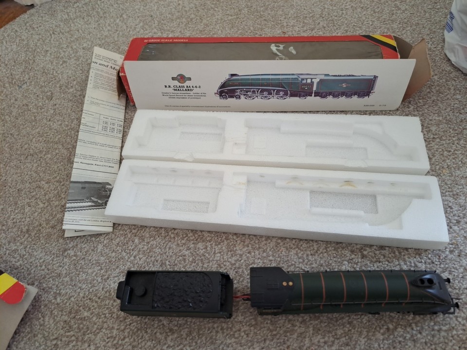 Hornby B.R Class A4 Mallard Model Train 4-6-2 Tender Cat No R350 00 ...