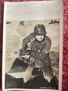 Ansichtskarte 2. Weltkrieg Wehrmacht Sturmboote jagen über das Meer