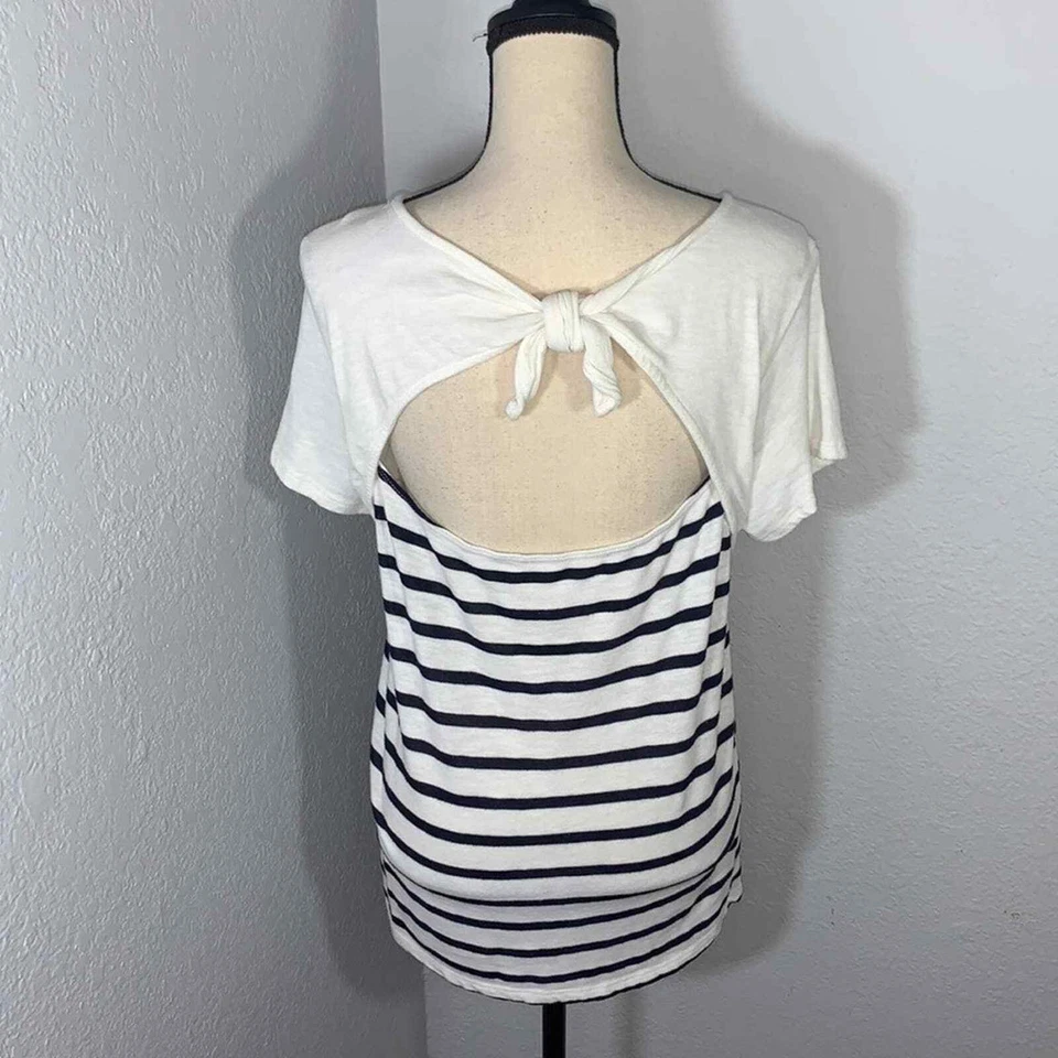 Alya Francesca’s Collection White Striped Open Back Short Sleeve Shirt sz Large - Image 4 of 4