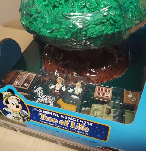Disney World Tree Of Life Animal Kingdom Playset With Characters New - Picture 2 of 10
