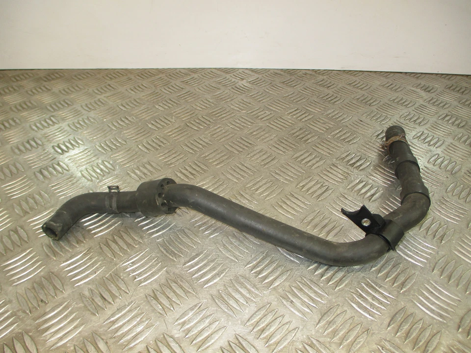 Volkswagen Golf 1.6 TDI DDY 2018. Tubo refrigerante de agua 40K Foto 3 de 4