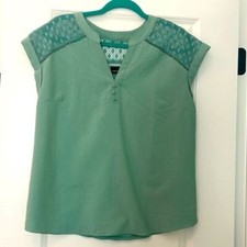 Cap sleeve lace detail green shirt