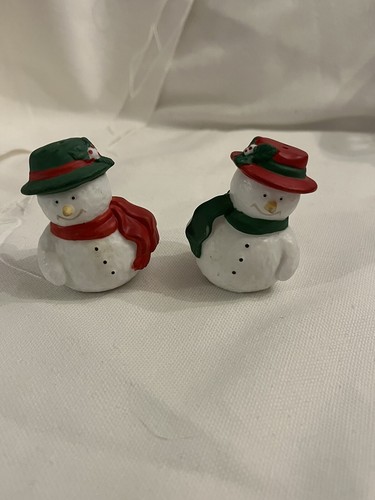Vintage Christmas SNOWMAN AND SNOWGIRL Red hat Green Hat salt and pepper shakers