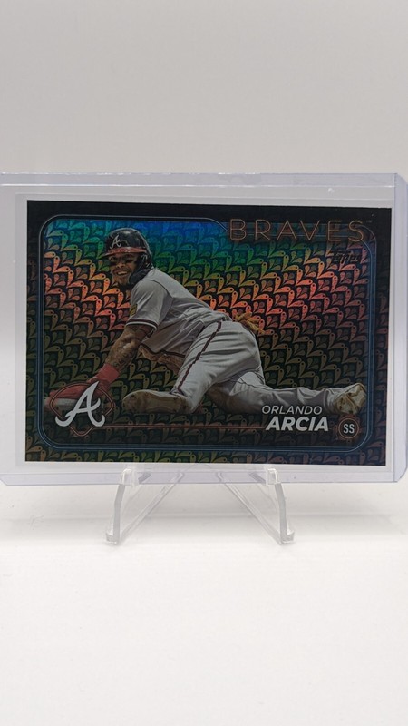 2024 Topps Series 1 #88 Holiday Parallel Orlando Arcia MLB Atlanta Braves