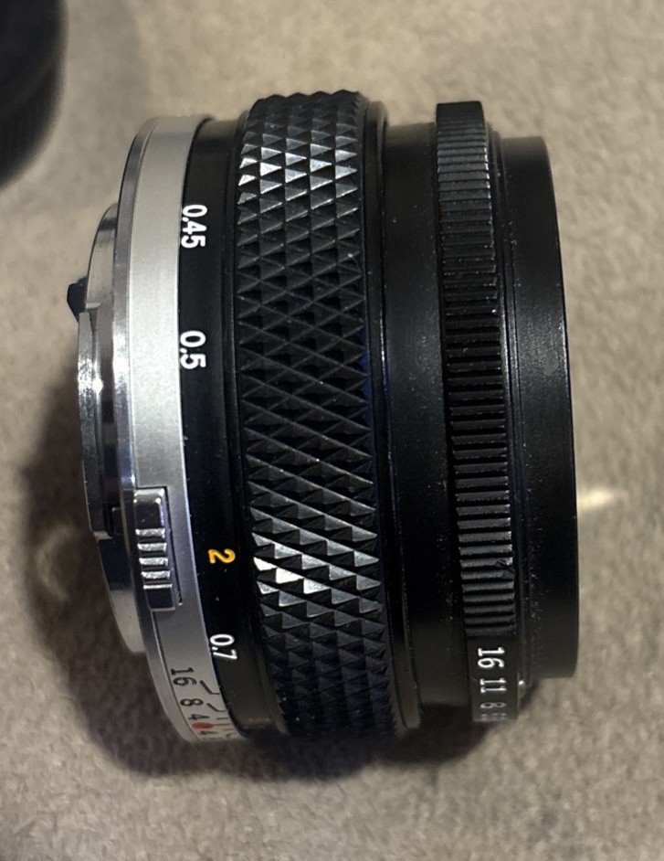 Olympus 50mm f/1.8 MF Lens Auto-S OM-System w/Lens Cap Hood Filter *TESTED *EX++