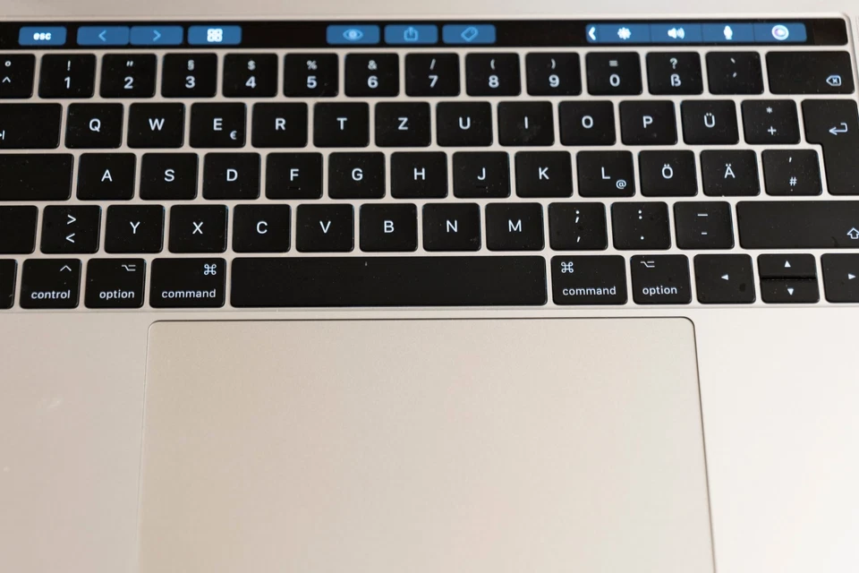 1A Zustand: MacBook Pro - echte 2TB - 16GB RAM - OVP - Grafik Radeon Pro - Bild 4 von 4