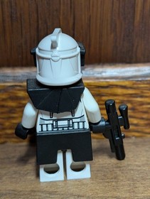 LEGO (R) Star Wars Clone Trooper Captain Minifigure sw0223 - From Set 8014