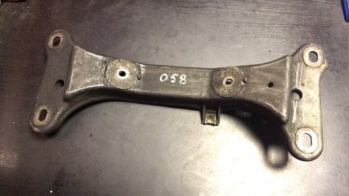 BMW 1 3X1er Getriebeträger 6778058 E81 E87 E88 E82 E84 E90 E91