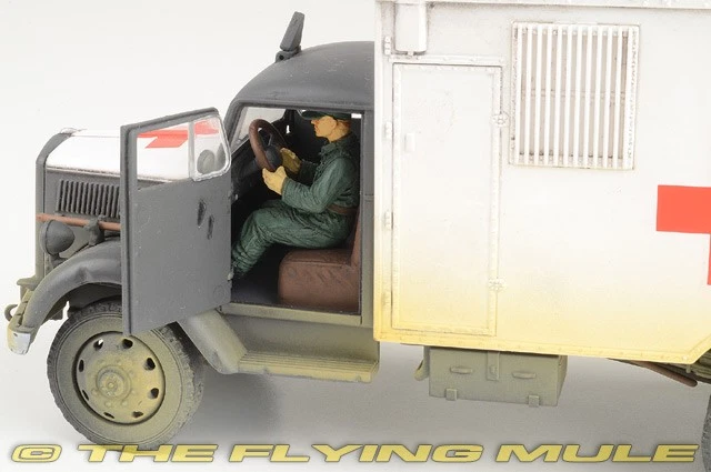Forces of Valor 1:32 Kfz.305 Blitz Ambulance German Army w/1 Figure - Image 3 of 4