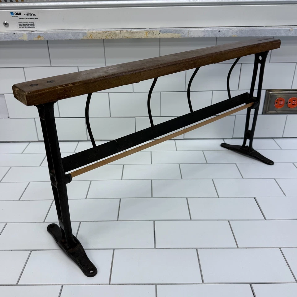 Dispensador de rollos de hierro fundido y madera, primitivo rústico primitivo Foto 2 de 4