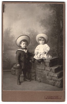 Photograph F. Cramer, Weiden in Upper Palatinate, portrait of toddlers Hansi and H 