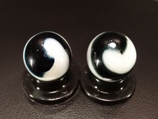 AKRO AGATE 2 Same Run BLACK TIE w/EYELASHES Rare LH and RH Corks