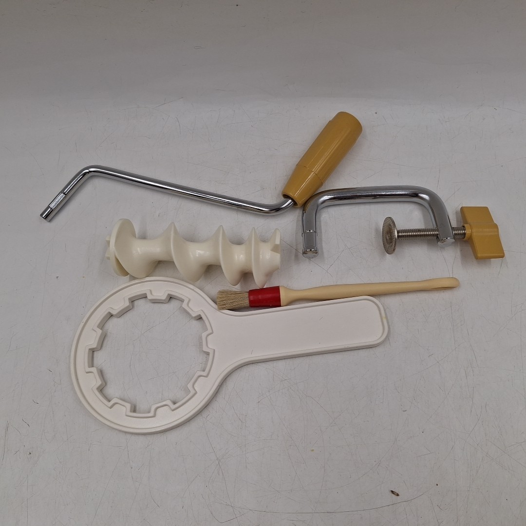 Marcato Extruder Regina Manual Pasta Maker Chrome-Plated Steel, White