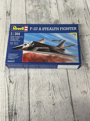 Revell F-117 Stealth Fighter Maßstab 1:144 Plastik Modellbausatz 04037 Kampfflugzeug NEU
