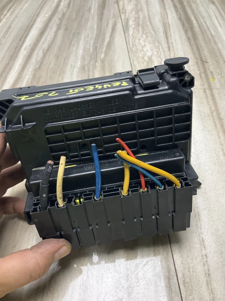 Centralina portafusibili fusibiliera per modello PEUGEOT 207 codice 9667199780 - Immagine 3 di 4