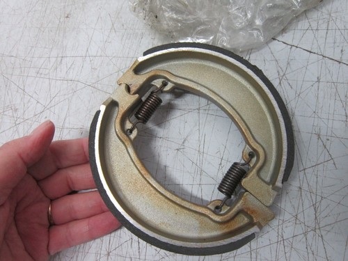 E-Ton Rear Brake Shoes 650391 - Picture 5 of 6