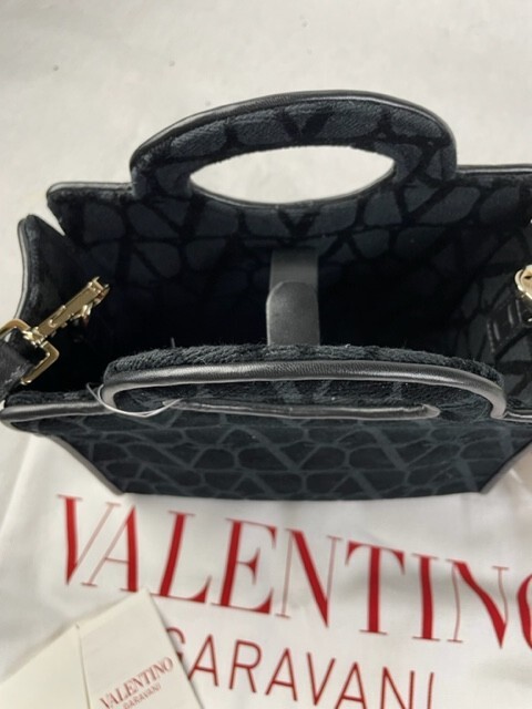 Gorgeous! Valentino Garavani Bag Tote Mini le troiseme