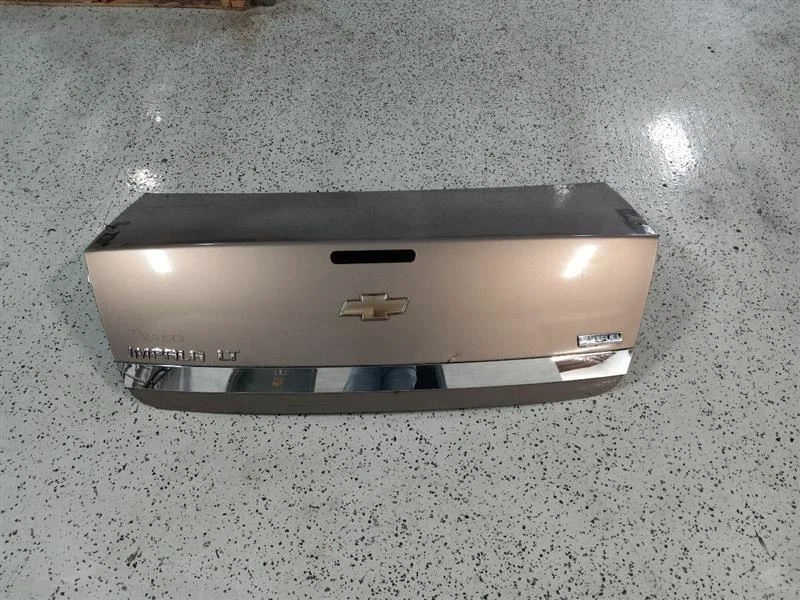 Chevrolet Impala 2007 portón trasero con cubierta Foto 2 de 4